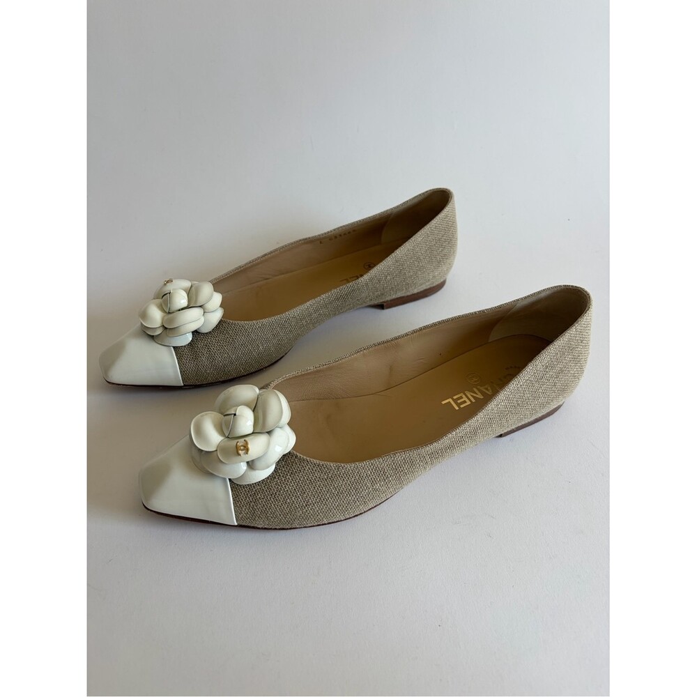 Chanel Tweed Beige and White Camellia Pointed Toe Flats - Picture 6 of 10